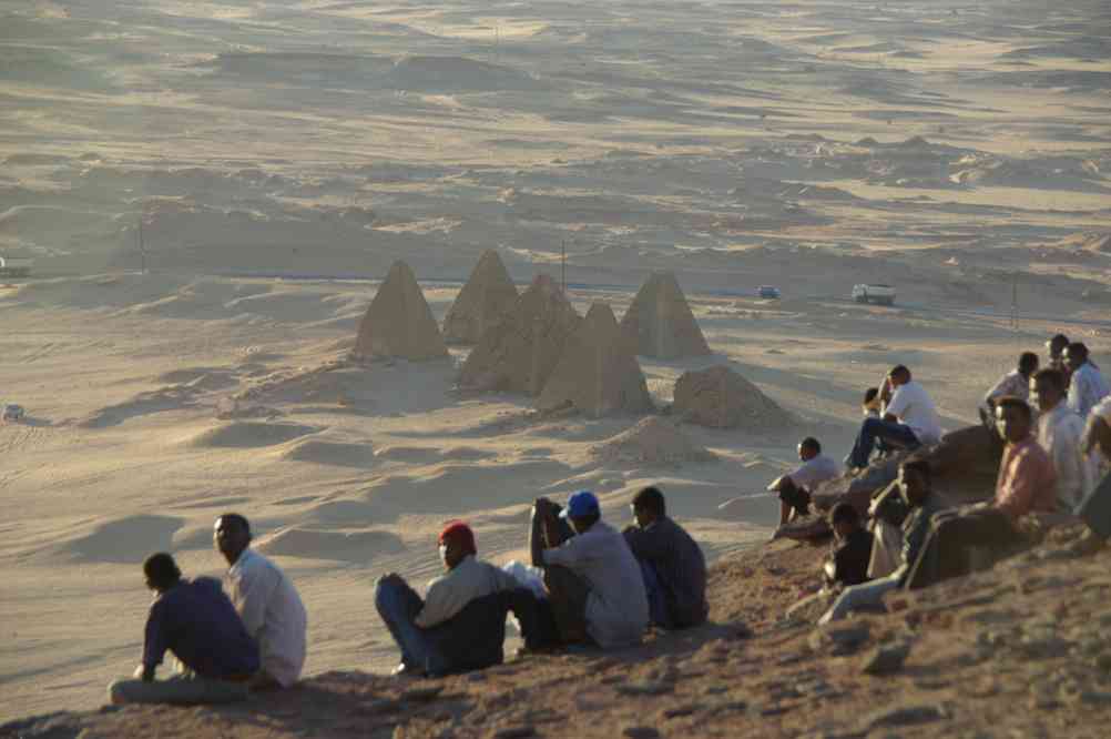 Les pyramides de Barkal vues du djébel Barkal, le 2 janvier 2009