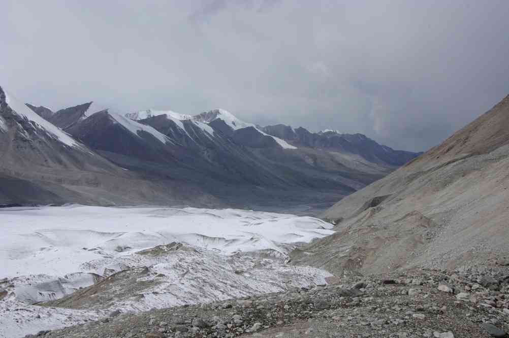 Le glacier de Semienova (Семенова) vu depuis sa moraine, le 14 août 2009