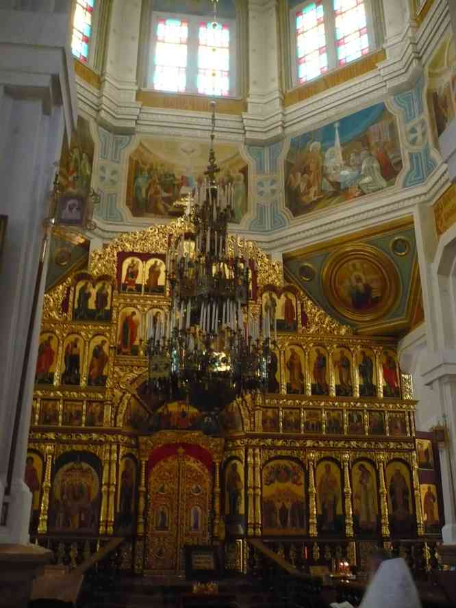 L’intérieur de la cathédrale Zenkov à Almaty (Алматы),, le 5 août 2009