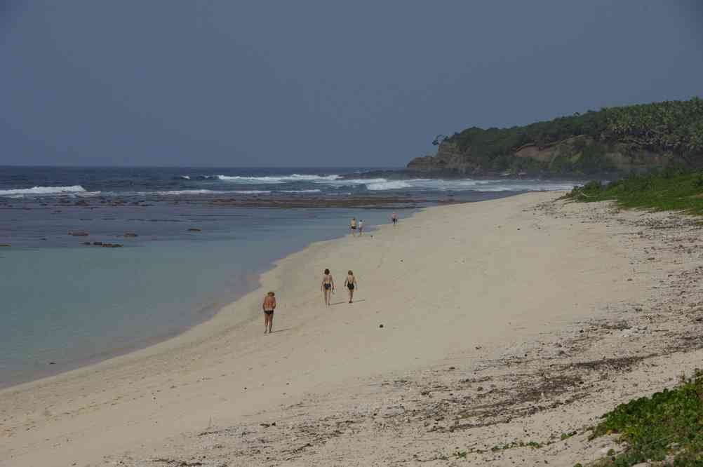 Balade sur la plage de Yatana, le 11 août 2011