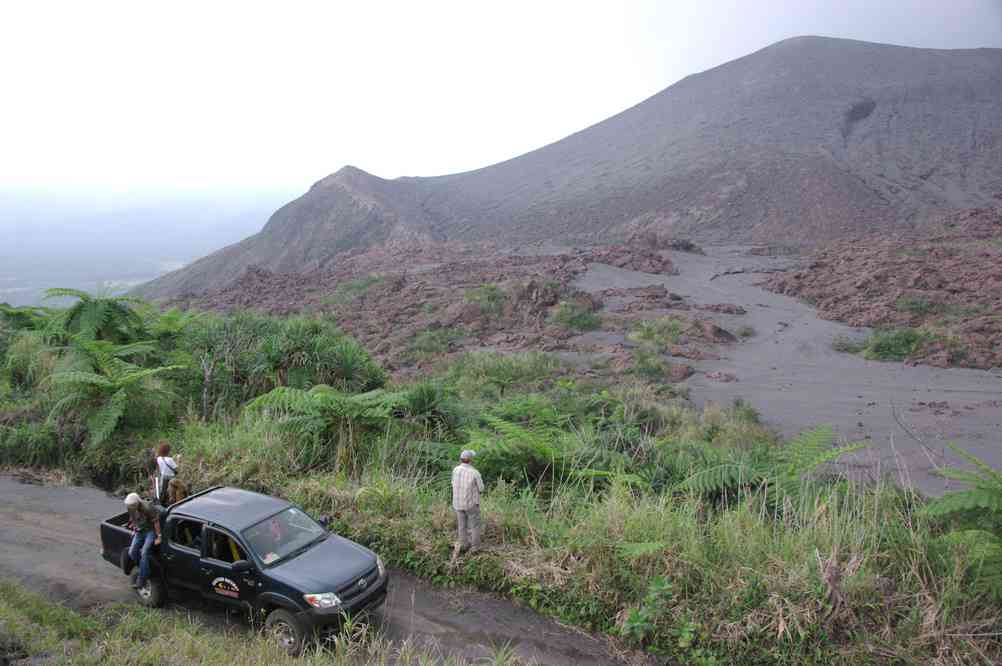 Arrivée sur le volcan Yasur, le 11 août 2011