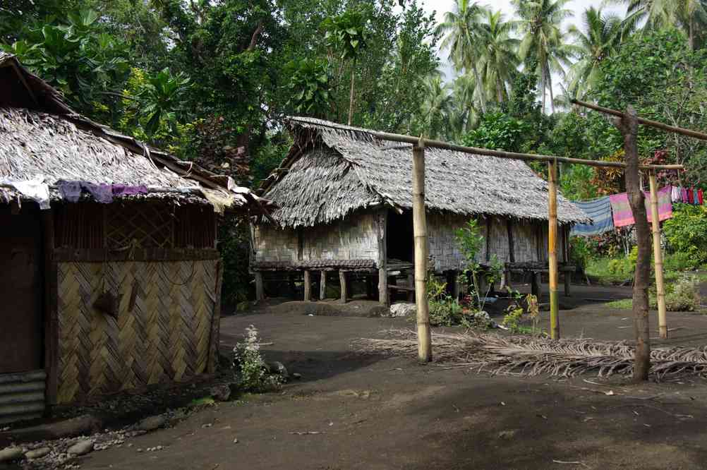 Maisons du village d’Endu Pahakol, le 19 août 2011