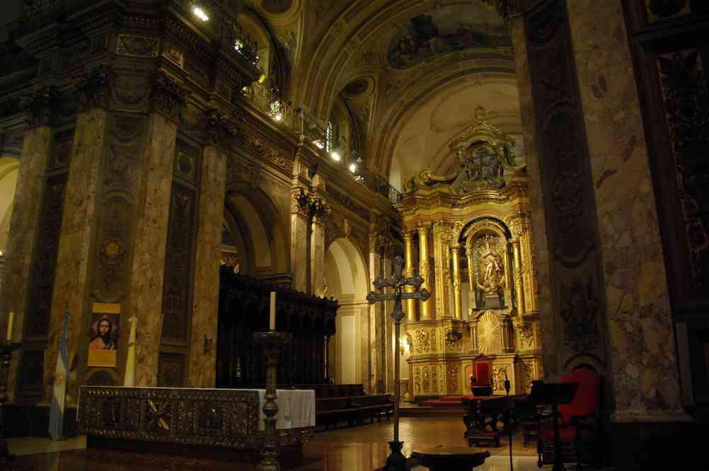 L’intérieur de la cathédrale métropolitaine de Buenos Aires, le 6 novembre 2012
