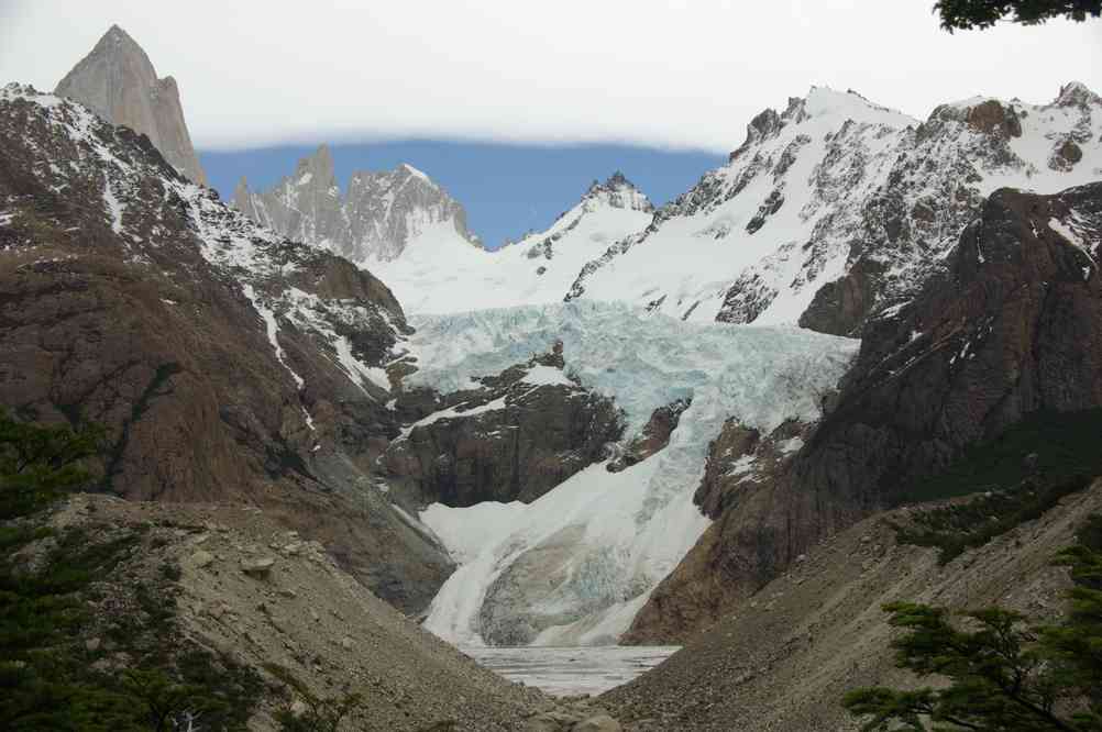 Le Fitz Roy, la pointe Val Biois, l’aiguille Mermoz et l’aiguille Guillaumet, et le glacier Piedras Blancas (10 novembre 2012)