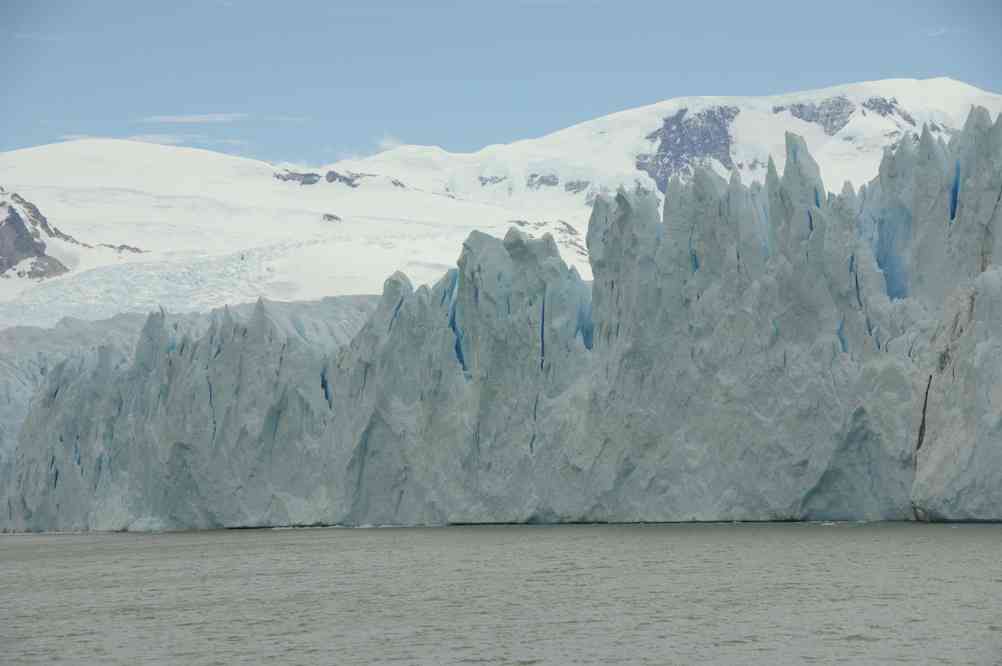 Navigation au pied du glacier Perito Moreno, le 11 novembre 2012