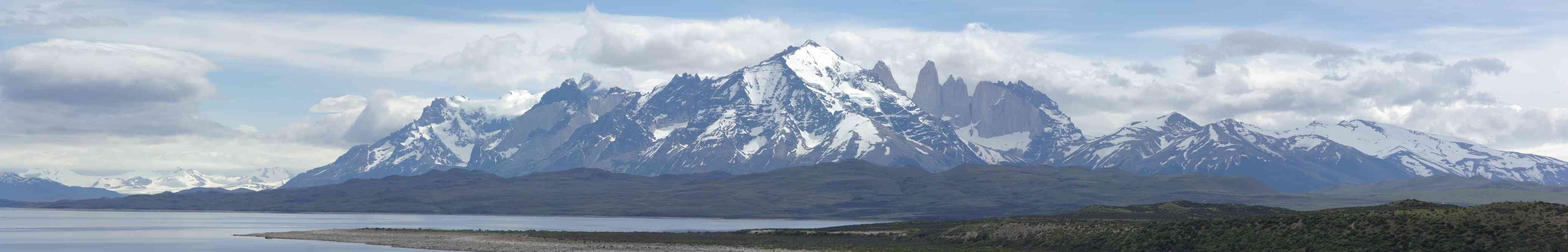Le massif du Paine vu des rives du lac Sarmiento, le 13 novembre 2012