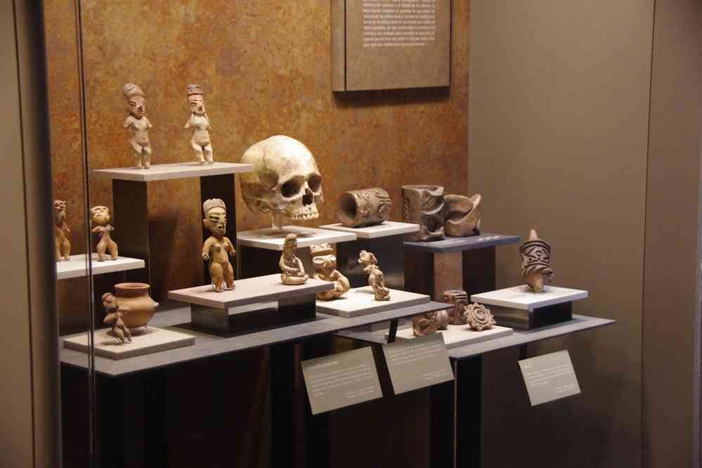 Musée national d’anthropologie. Figurines en céramique, le 17 janvier 2016
