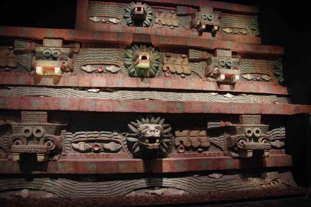 Musée national d’anthropologie. Reconstitution du temple des serpents à plumes, le 17 janvier 2016