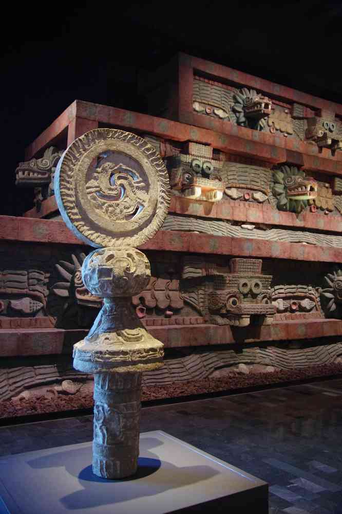 Musée national d’anthropologie. Reconstitution du temple des serpents à plumes (Teotihuacán), le 17 janvier 2016