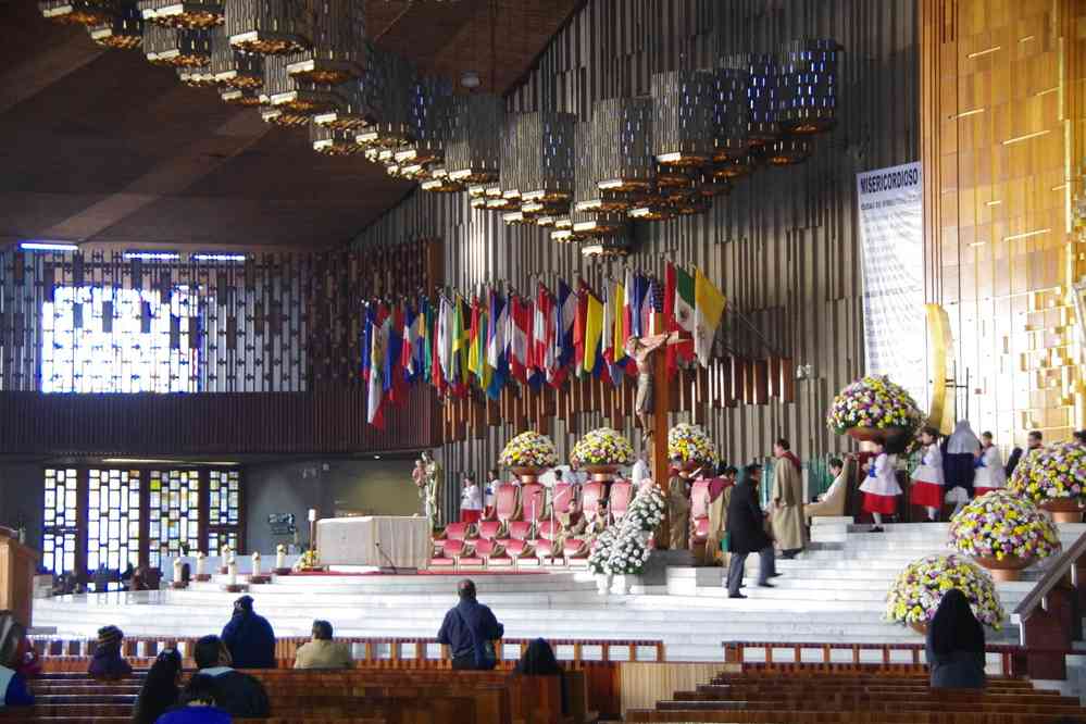 Intérieur de la nouvelle basilique de Guadalupe, le 21 janvier 2016