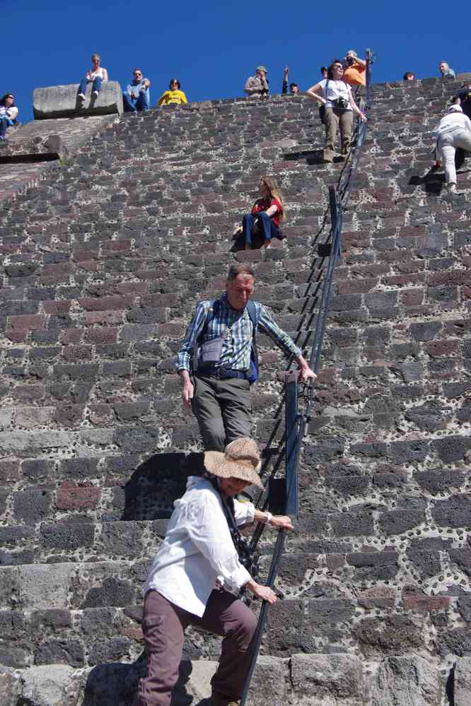 Teotihuacán, descente périlleuse de la pyramide de la lune, le 21 janvier 2016