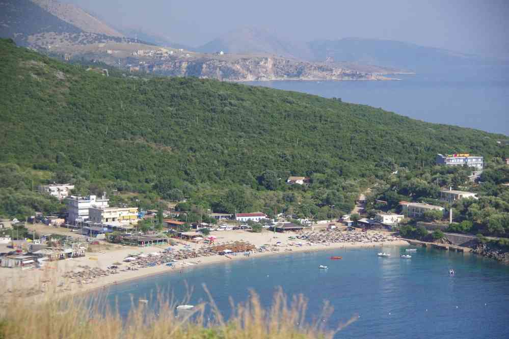 Descente vers la plage de Jalë, le 21 juillet 2016