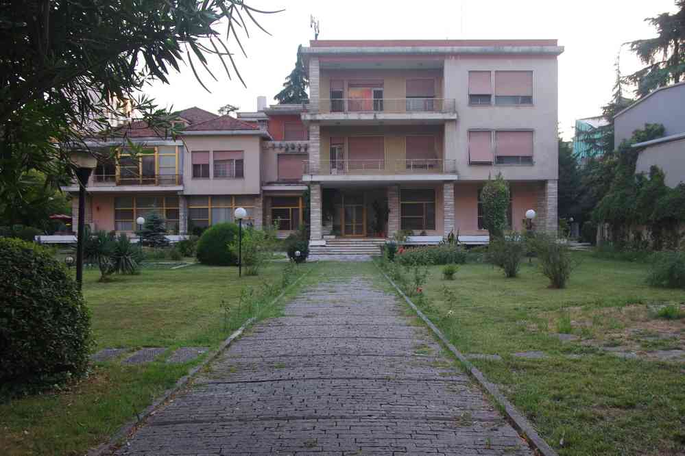 Tirana : l’ancienne résidence d’Enver Hoxha au cœur du Bloc, le 23 juillet 2016