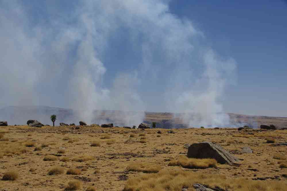 Fumées (feu de prairie) à proximité de l’Inatye, le 18 janvier 2017