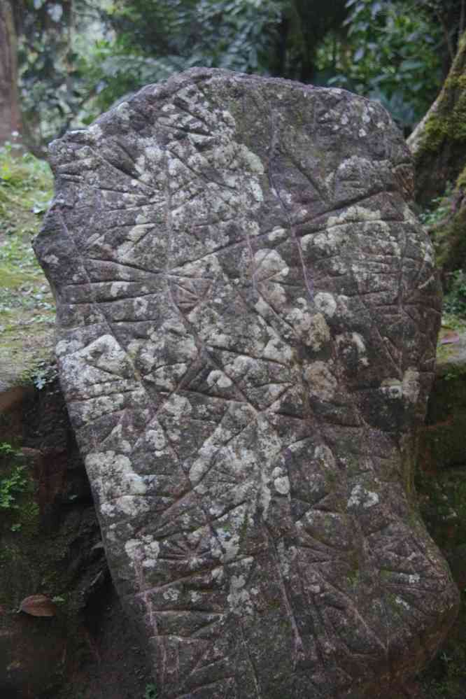 Cette pierre est censée représenter une carte de la région avec l’emplacement de toutes les Cité perdues secrètes (on aime à y croire), le 31 janvier 2018