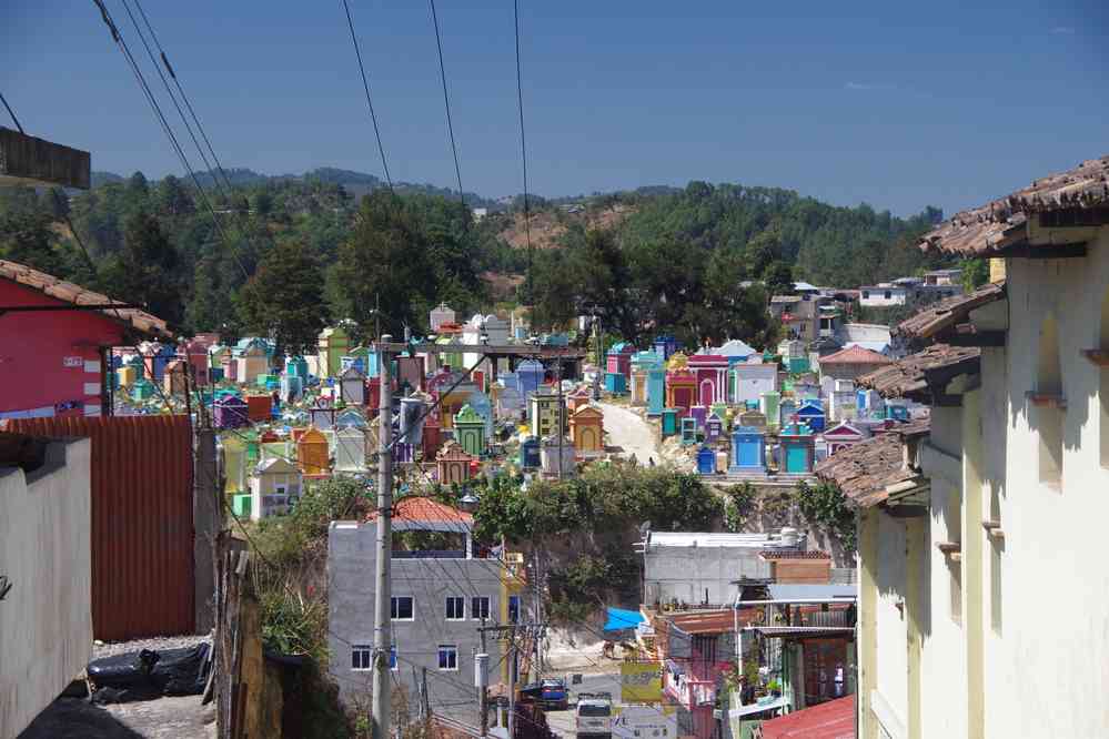 Le cimetière coloré de Chichicastenango, le 16 février 2020