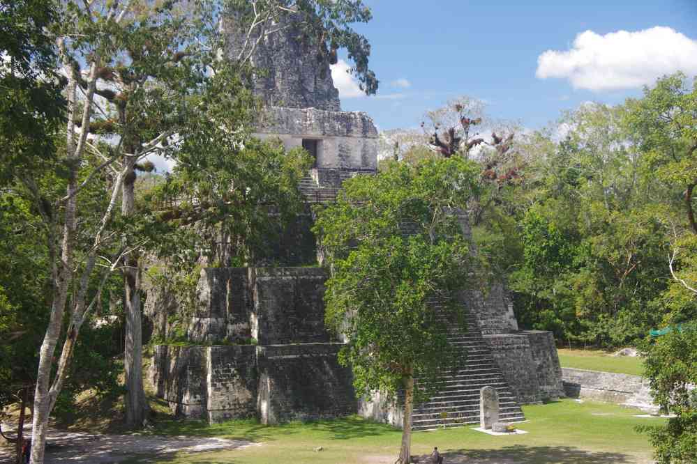 Tikal : l’Acropole centrale et le temple II, le 21 février 2020