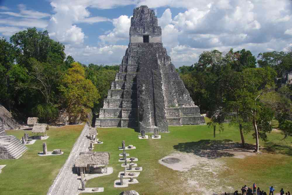 Tikal : le temple I vu depuis le temple II, le 21 février 2020