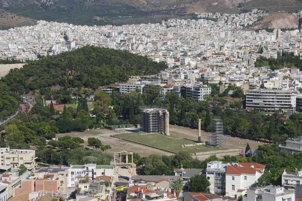 Depuis l’Acropole, vue sur le temple de Zeus olympien (Ναὸς τοῦ Ὀλυμπίου Διός), le 2 juillet 2021
