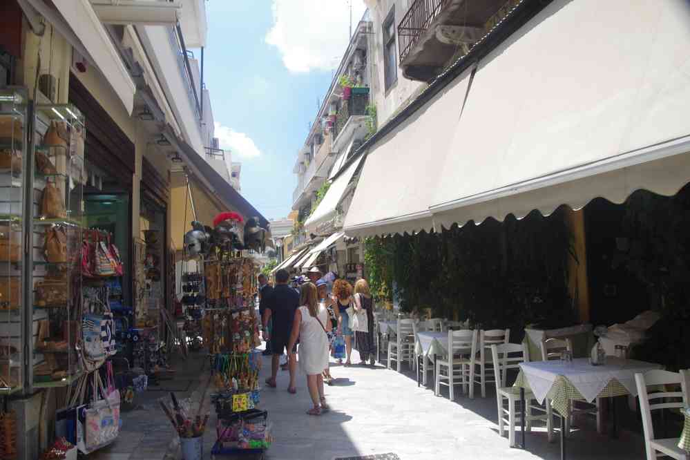 Plaka (Πλάκα) (quartier touristique d’Athènes), le 3 juillet 2021
