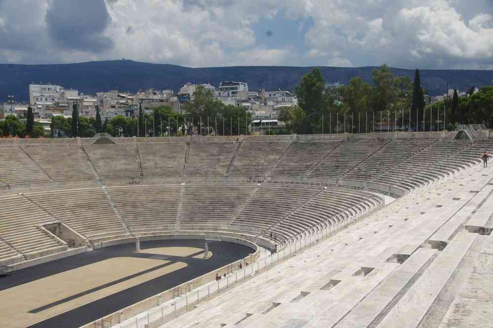 Le stade des Panathénées (Παναθηναϊκό Στάδιο) à Athènes, le 3 juillet 2021. Restauré fin XIXᵉ pour accueillir les premiers jeux olympiques modernes