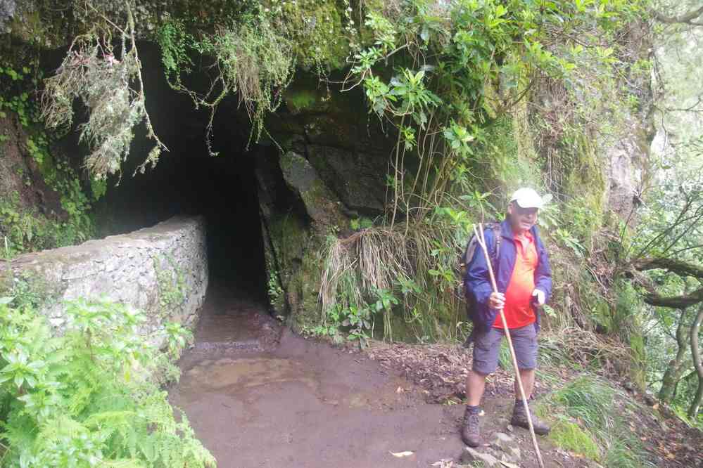 Premier tunnel sur la levada du Chaudron-Vert (Caldeirão Verde), le 4 mai 2022
