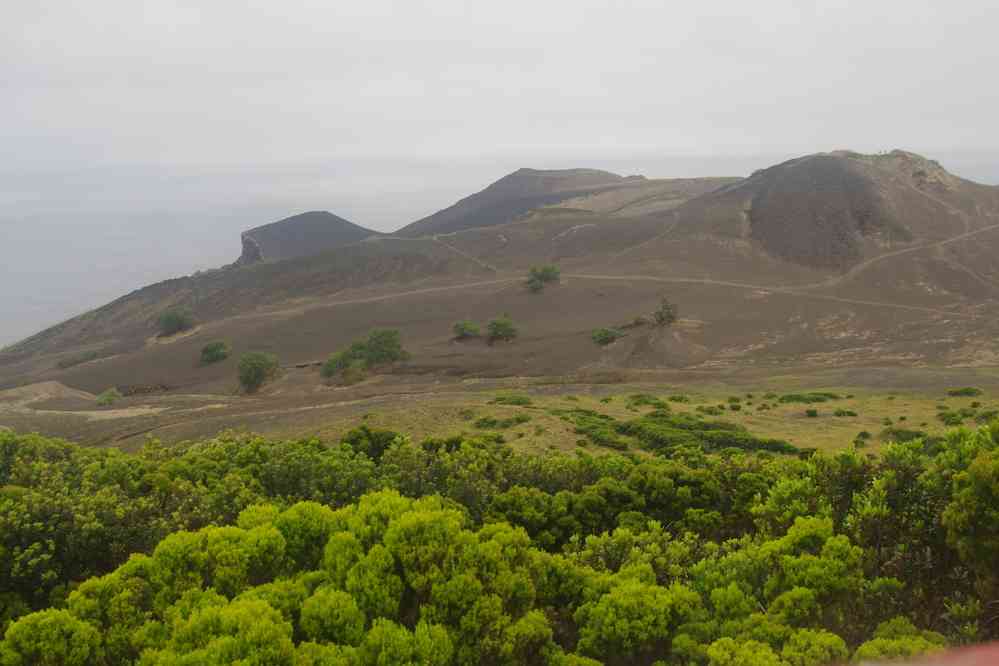 Les restes du volcan de Capelinhos, le 25 juin 2023