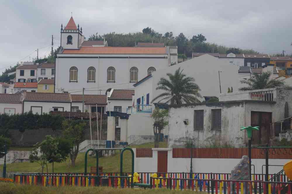 Le village de Ribeira Quente sur la côte sud de San Miguel, le 4 juillet 2023