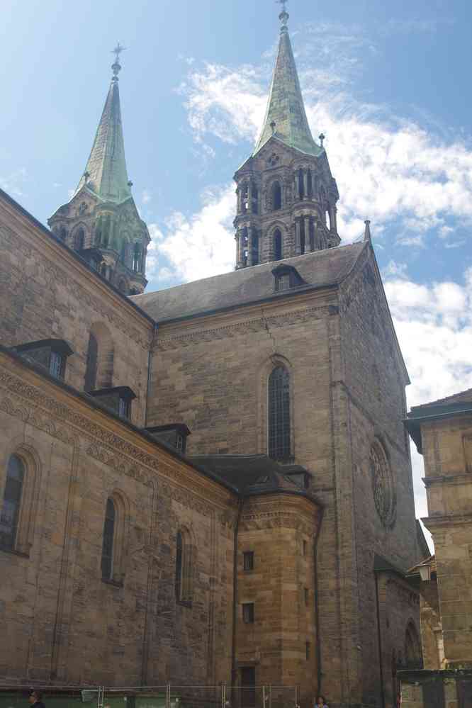 Cathédrale Saint-Pierre-et-Saint-Georges de Bamberg (ou Kaiserdom). De style roman tardif et gothique, bâtie entre les XIᵉ et XIIIᵉ siècles, le 9 août 2023