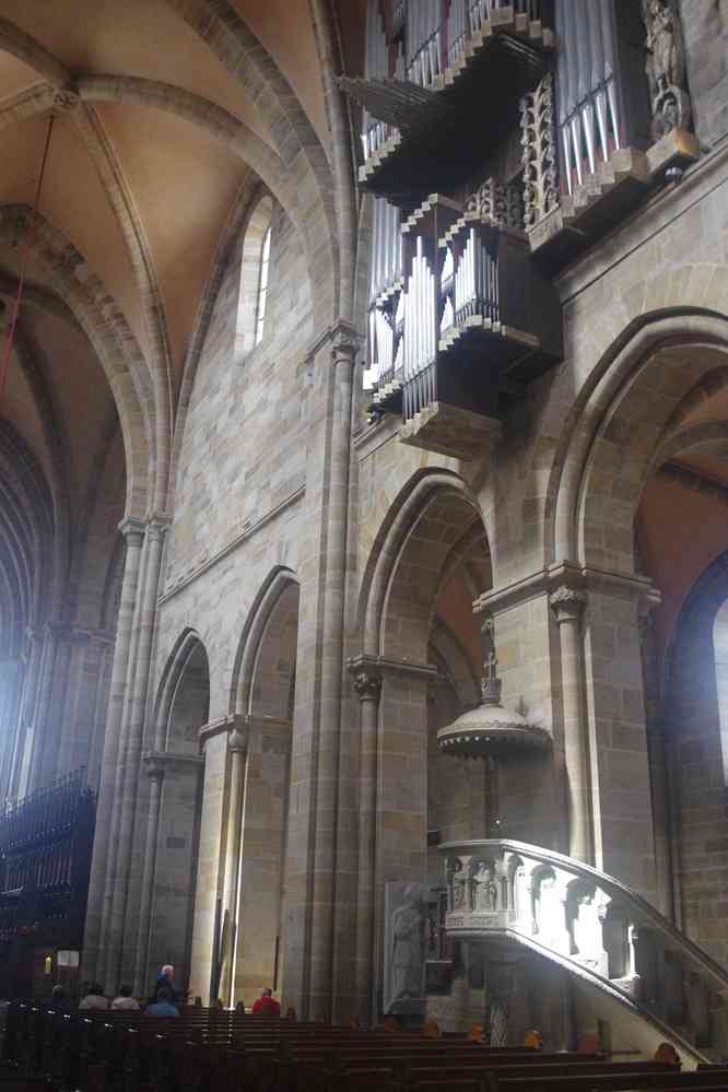 Cathédrale Saint-Pierre-et-Saint-Georges de Bamberg (ou Kaiserdom). Vue de la nef et de l’orgue, le 9 août 2023