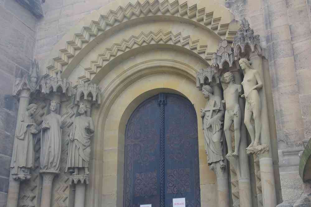 Cathédrale Saint-Pierre-et-Saint-Georges de Bamberg (ou Kaiserdom). Le portail d’Adam et Éve, le 9 août 2023
