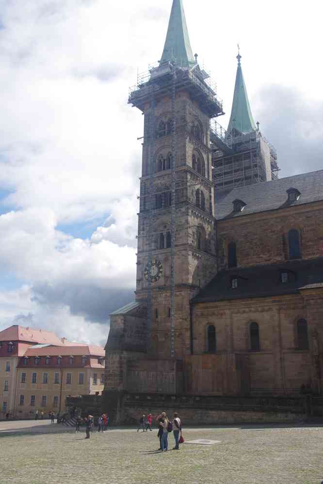 La cathédrale vue depuis la Domplatz, le 9 août 2023