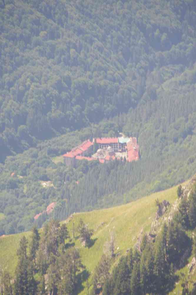 Le monastère de Rila (Рила) vu de la crête du Maliovitza (Мальовица), le 21 juillet 2019