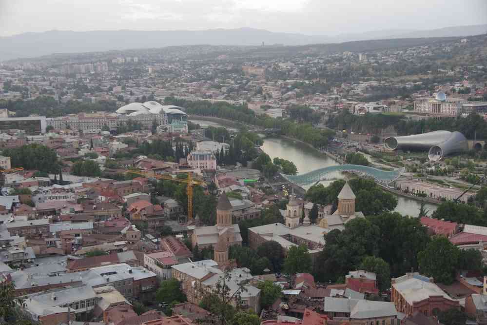 Tbilissi (თბილისი), depuis la forteresse Narikala (ნარიყალა). Je voulais revenir le lendemain mais je n’ai pas eu le temps, le 10 août 2017