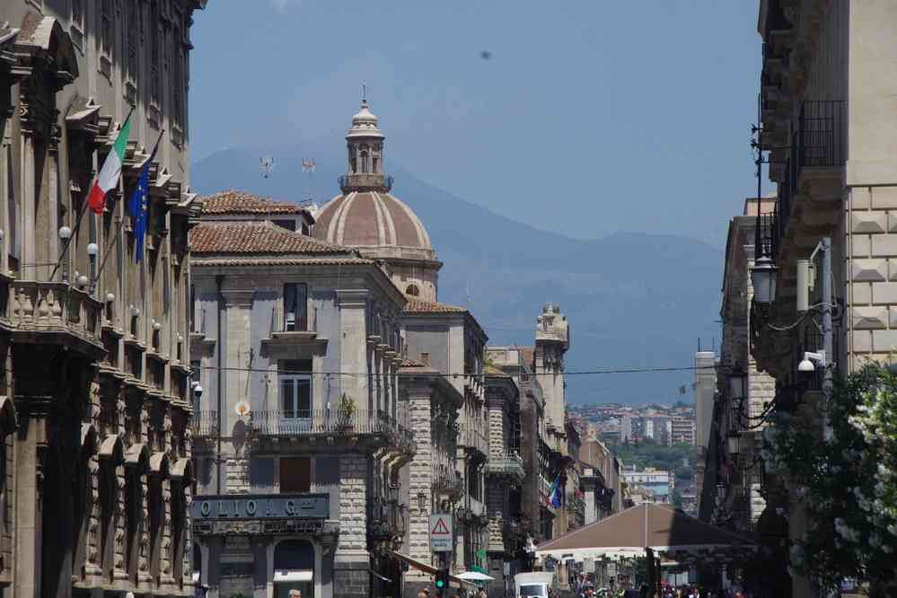 Via Etnea depuis la piazza del Duomo (Catane), le 1ᵉʳ août 2020