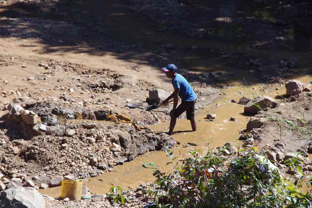 Rivière aurifère près de Dabolava, le 16 juillet 2018