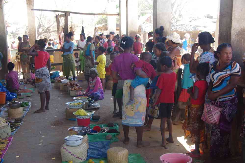 Halte au marché de Mandronarivo, le 21 juillet 2018