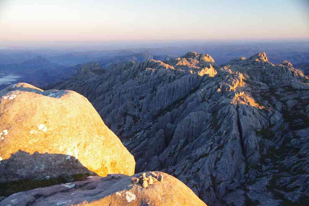 Au sommet du pic Imarivolanitra (alias pic Boby), alt. 2658 m, le 27 juillet 2018