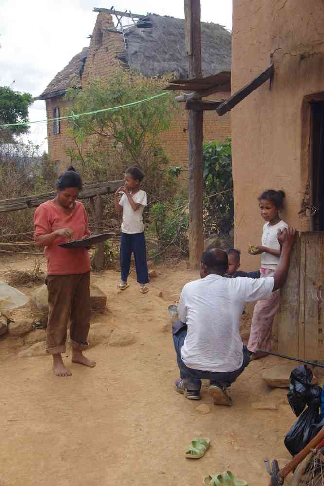 Randonnée vers la colline royale d’Ambohimanga. Famille malgache, le 2 août 2018