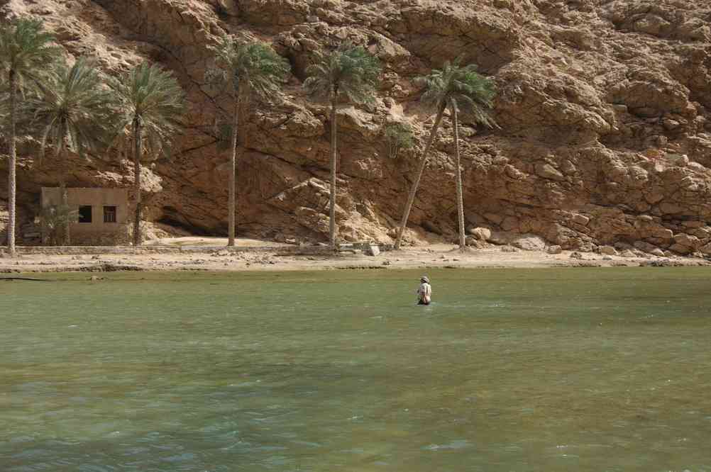 Traversée en barque de l’estuaire du Wadi Shaab, le 26 mars 2012