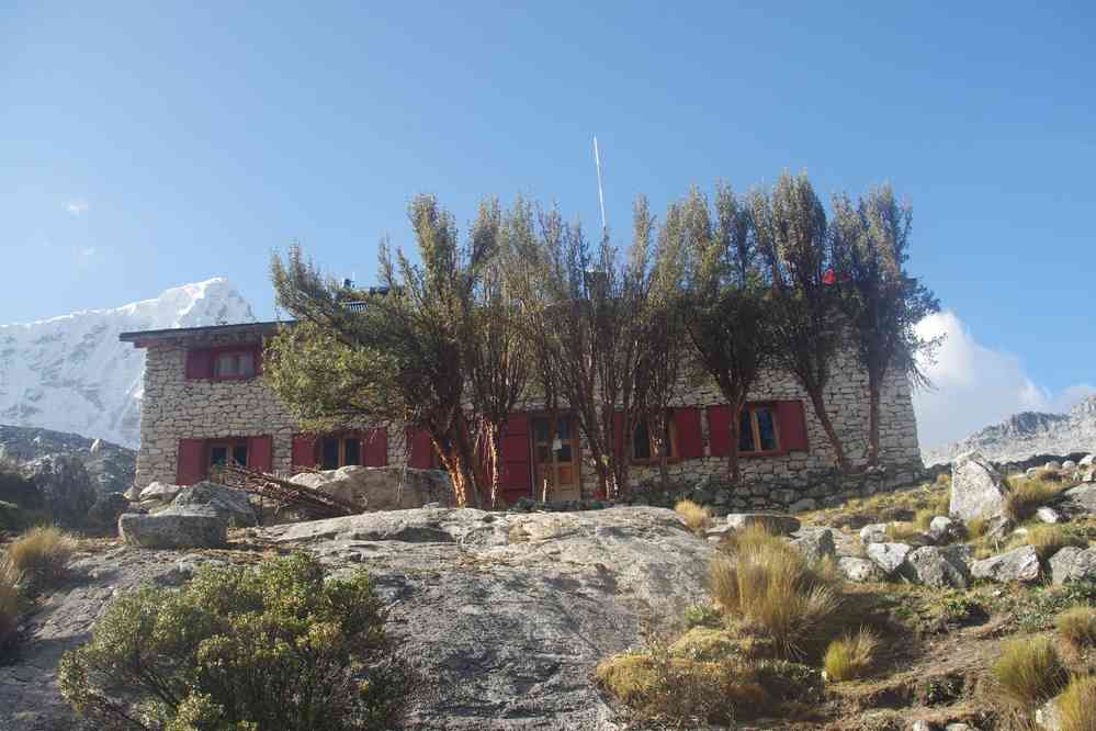 Arrivée au refuge du Pisco. Derrière le Nevado Pisco 5762 m, le 19 août 2024