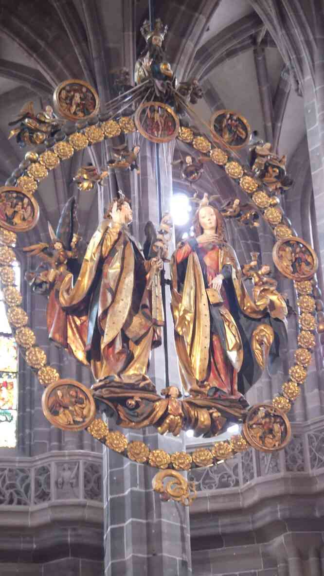 Nuremberg, intérieur de l’église Saint-Laurent. L’annonciation à Marie, œuvre de Veit Stoß (1517-1518). 17 août 2019