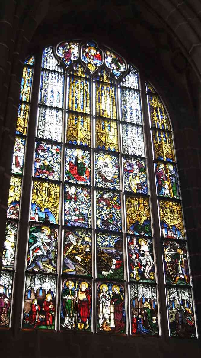 Nuremberg, intérieur de l’église Saint-Laurent. Vitrail du XVe siècle. 17 août 2019