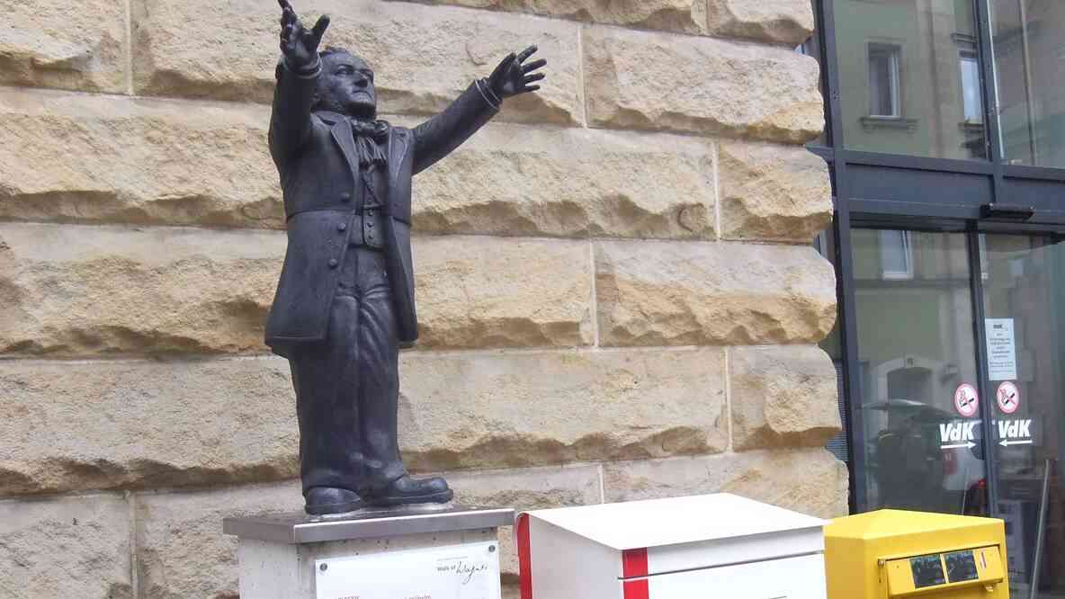 Figurine représentant Richard Wagner (on en trouve plusieurs à travers la ville). 15 août 2019