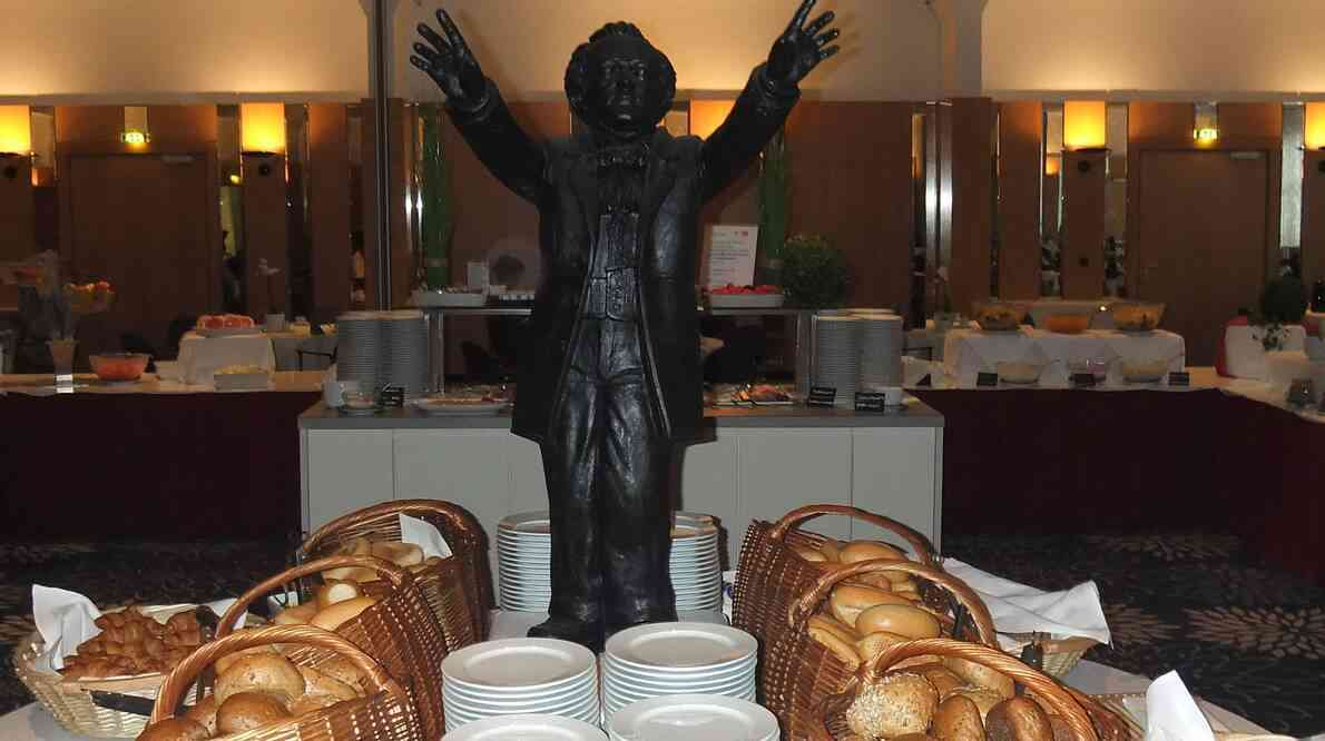 Figurine de Wagner située dans la salle à manger de l’hôtel. 17 août 2019