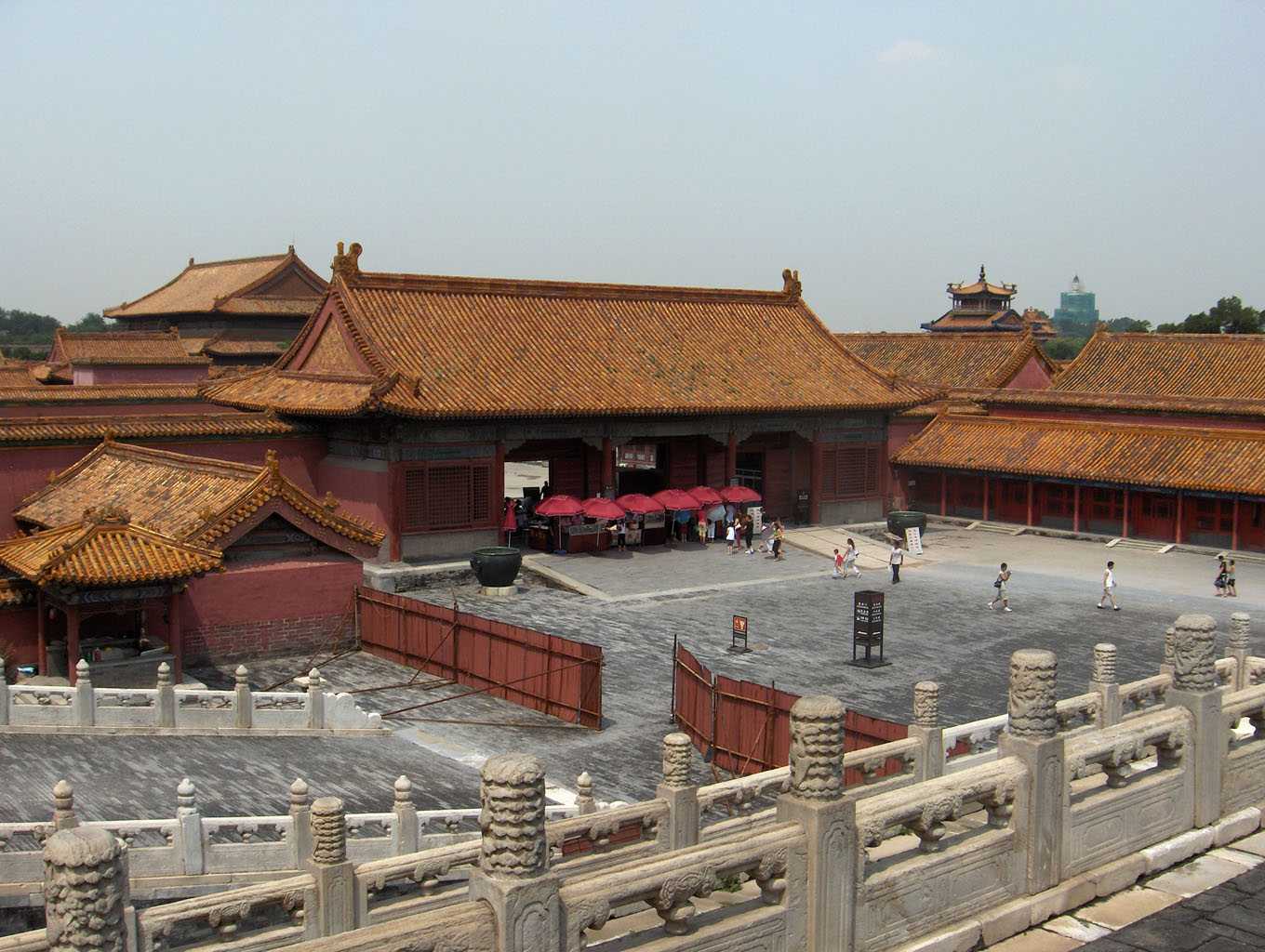 Une vue partielle de la cité Interdite à Pékin (le palais de la Pureté céleste), le 4 août 2005