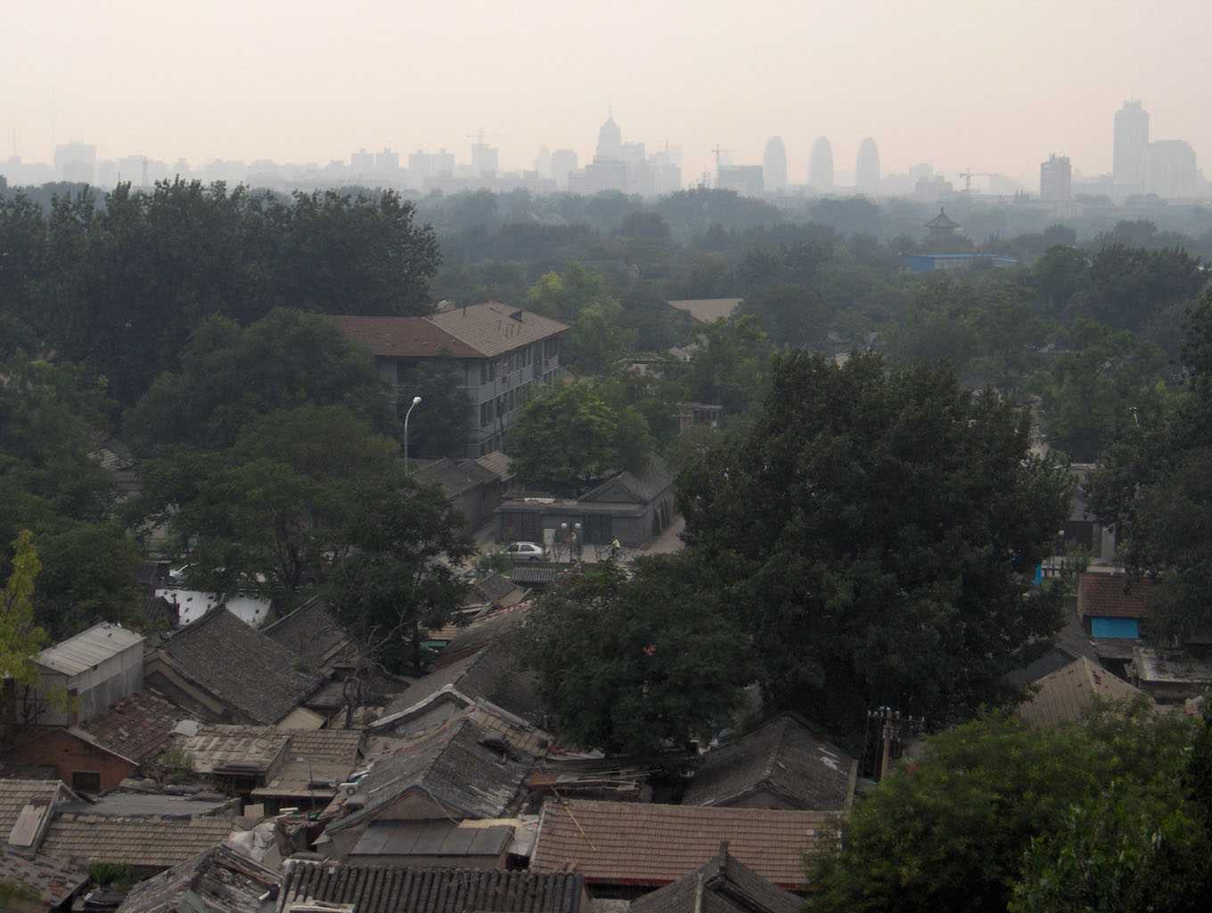Quelques vieux quartiers de Pékin vus de la tour de la Cloche, le 4 août 2005