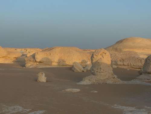L’ancien désert blanc à l’aube du 16 avril 2005