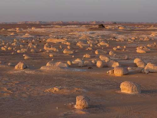 Coucher de soleil sur l’ancien désert Blanc, le 15 avril 2005
