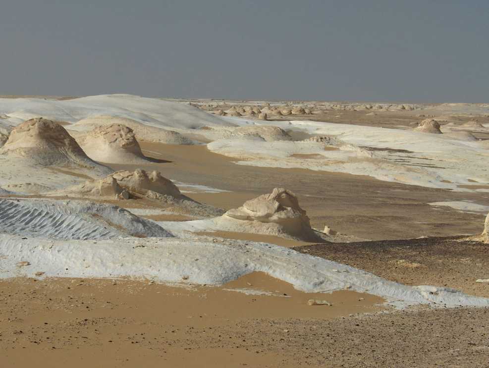 Marche dans le désert Blanc, le 16 avril 2005